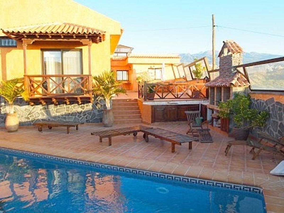 Casa vacanze 5 Bedrooms House With Private Pool Jacuzzi And Enclosed Garden At Granadilla 1 Km Away From The